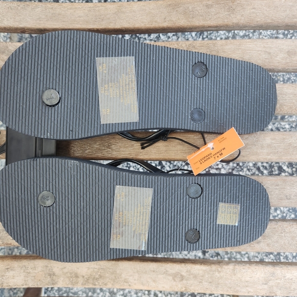NEW! DKNY Leopard Print Flip Flops Sz 7 - Picture 4 of 7